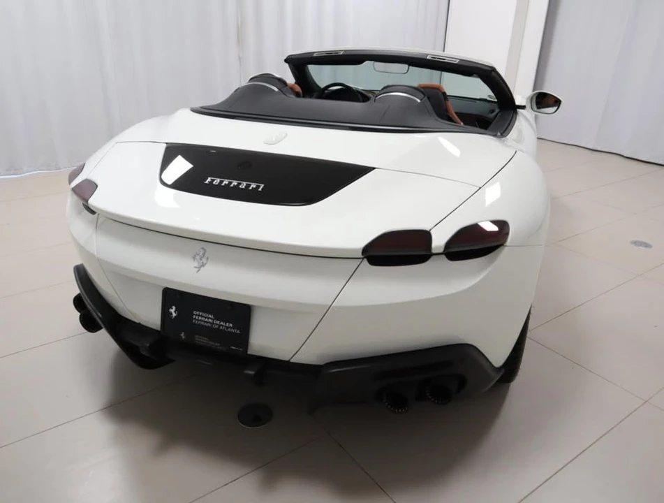 2024 Ferrari Roma Spider - Image 11 of 20