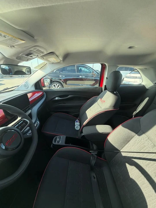 2024 Fiat 500e - Image 2 of 3