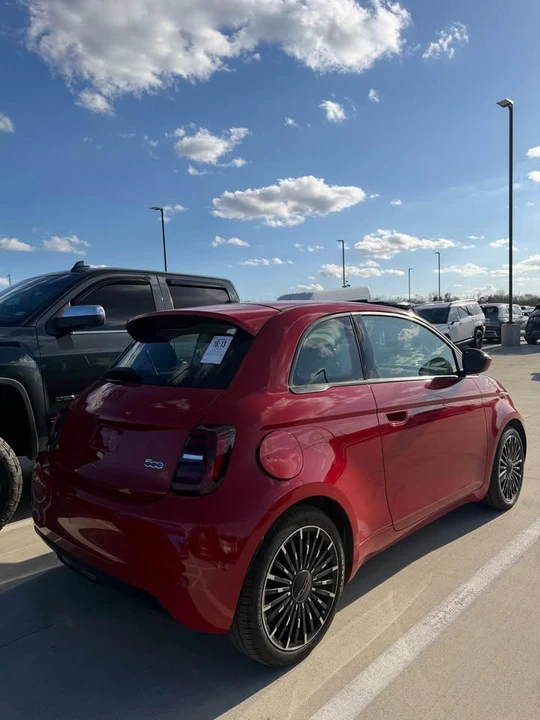 2024 Fiat 500e - Image 3 of 3