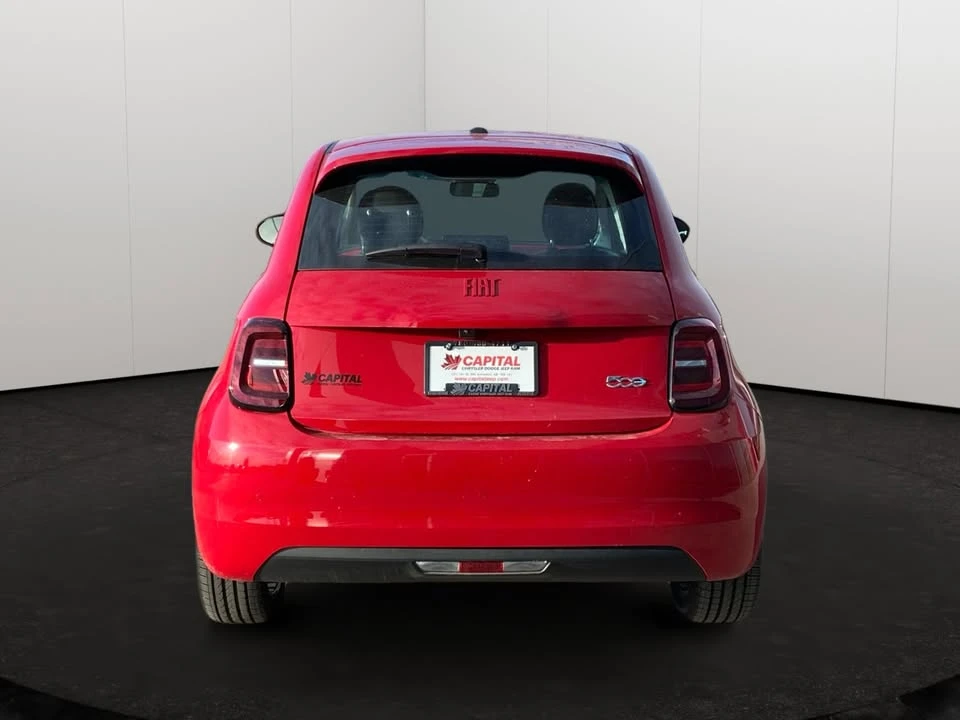 2024 Fiat 500e - Image 4 of 19