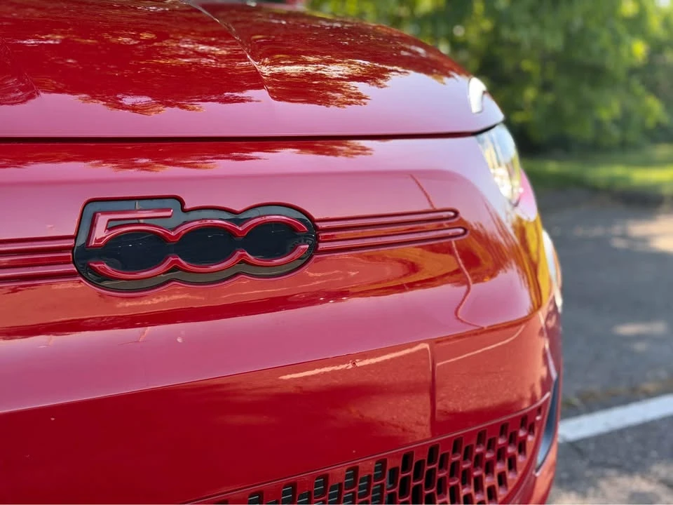 2024 Fiat 500e - Image 6 of 11