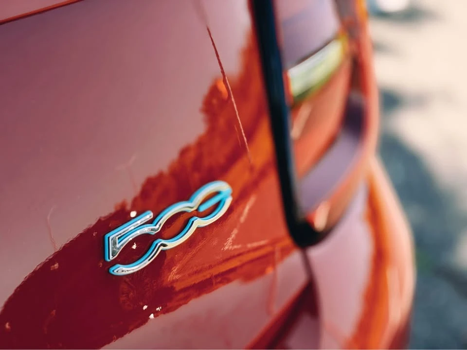 2024 Fiat 500e - Image 10 of 11