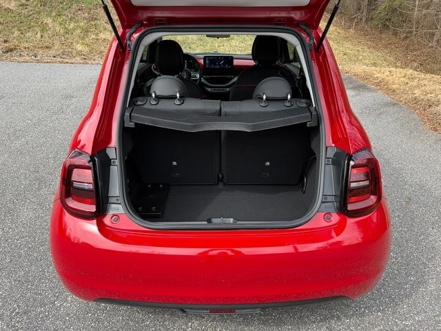 2024 Fiat 500e - Image 16 of 21