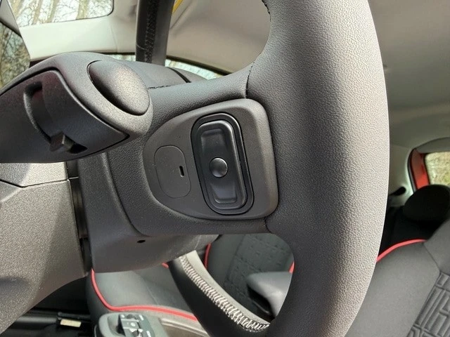 2024 Fiat 500e - Image 14 of 21