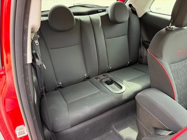 2024 Fiat 500e - Image 17 of 21