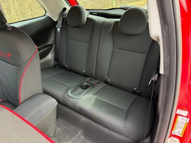2024 Fiat 500e - Image 15 of 21