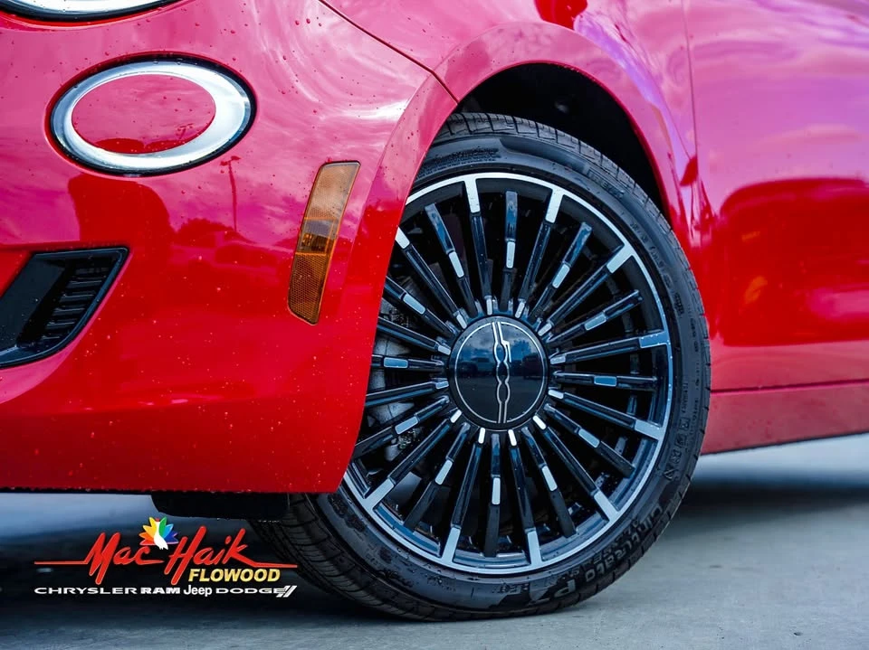 2024 Fiat 500e - Image 2 of 14