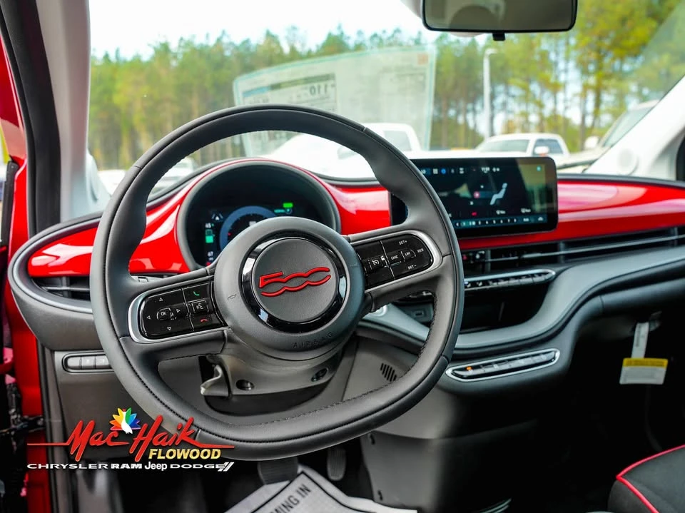 2024 Fiat 500e - Image 7 of 14