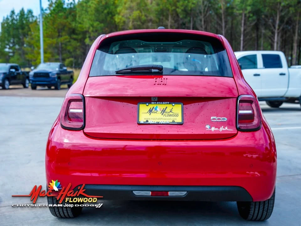 2024 Fiat 500e - Image 4 of 14