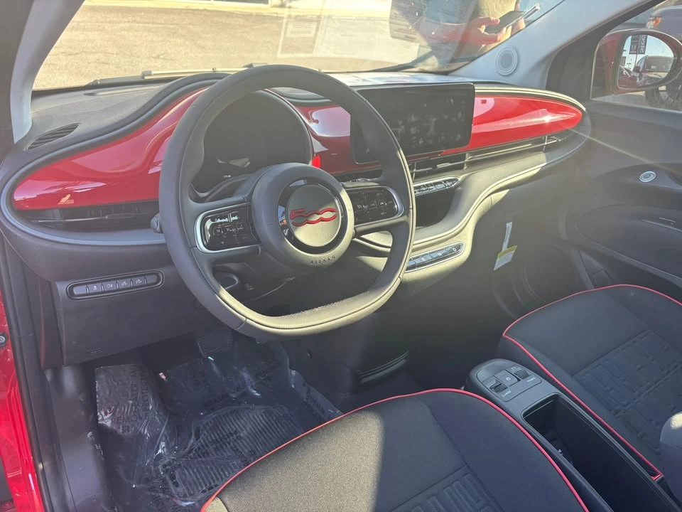 2024 Fiat 500e - Image 3 of 3