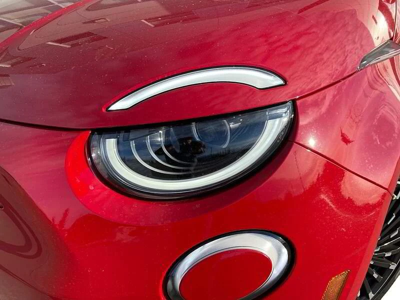 2024 Fiat 500e - Image 5 of 20