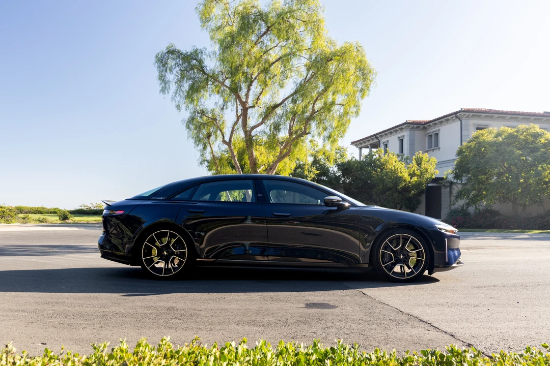2024 Lucid Air - Image 11 of 31