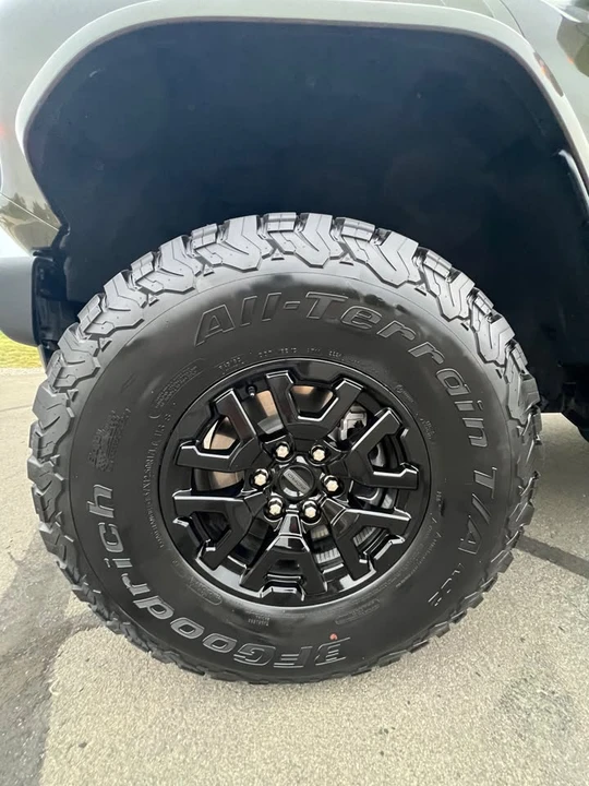 2024 Ford Bronco Raptor 6th Gen - Image 18 of 20