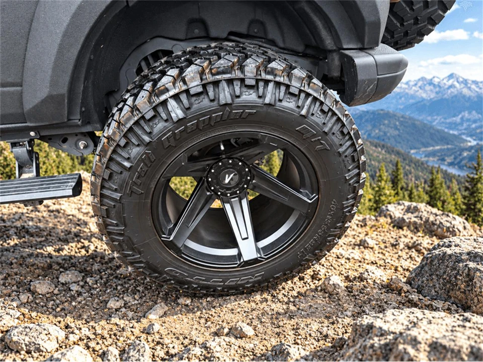 2024 Ford Bronco 6th Gen - Image 9 of 14