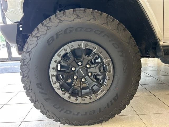 2024 Ford Bronco 6th Gen - Image 8 of 16