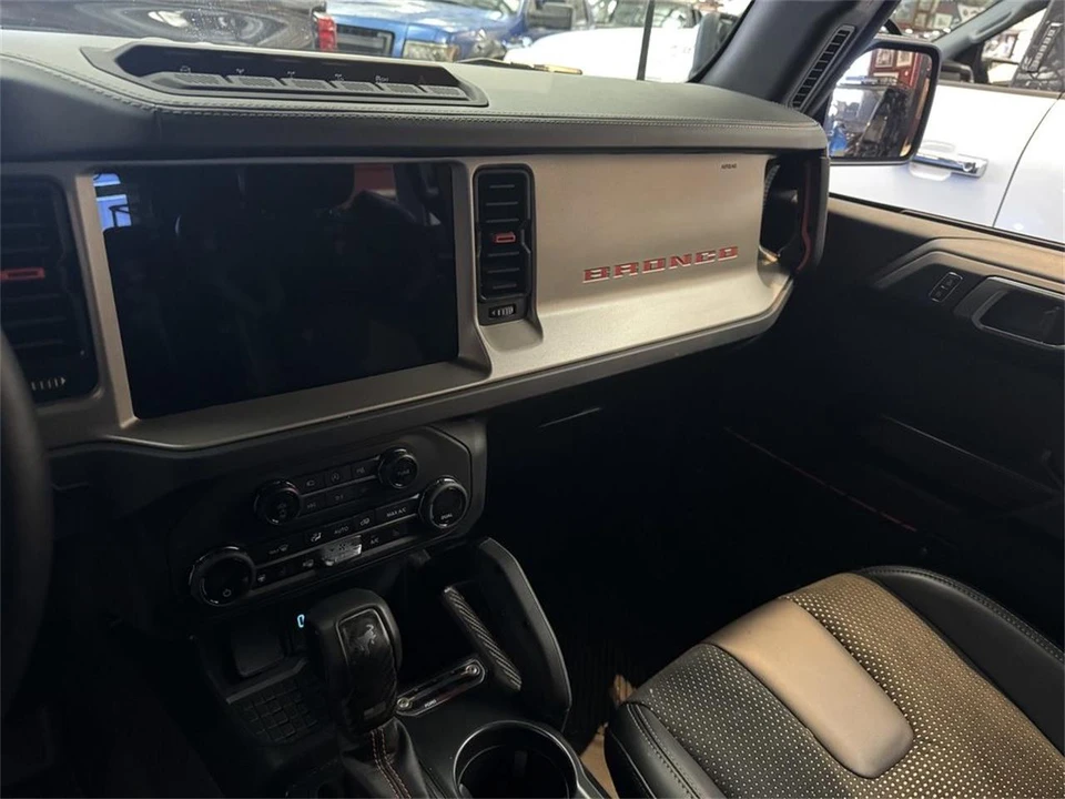 2024 Ford Bronco 6th Gen - Image 8 of 16