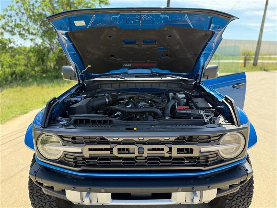 2024 Ford Bronco 6th Gen - Image 19 of 31