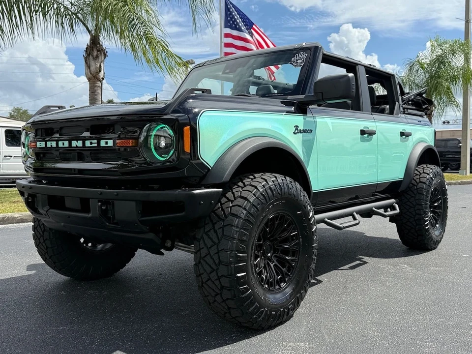 2024 Ford Bronco 6th Gen - Image 9 of 12