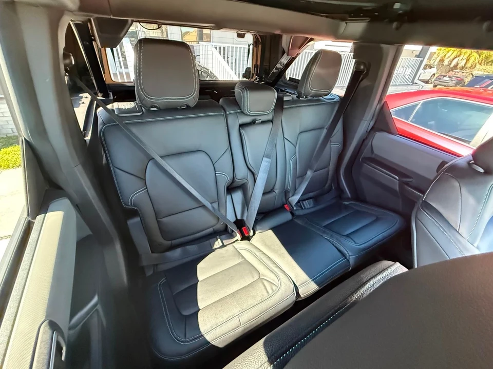 2024 Ford Bronco 6th Gen - Image 11 of 12