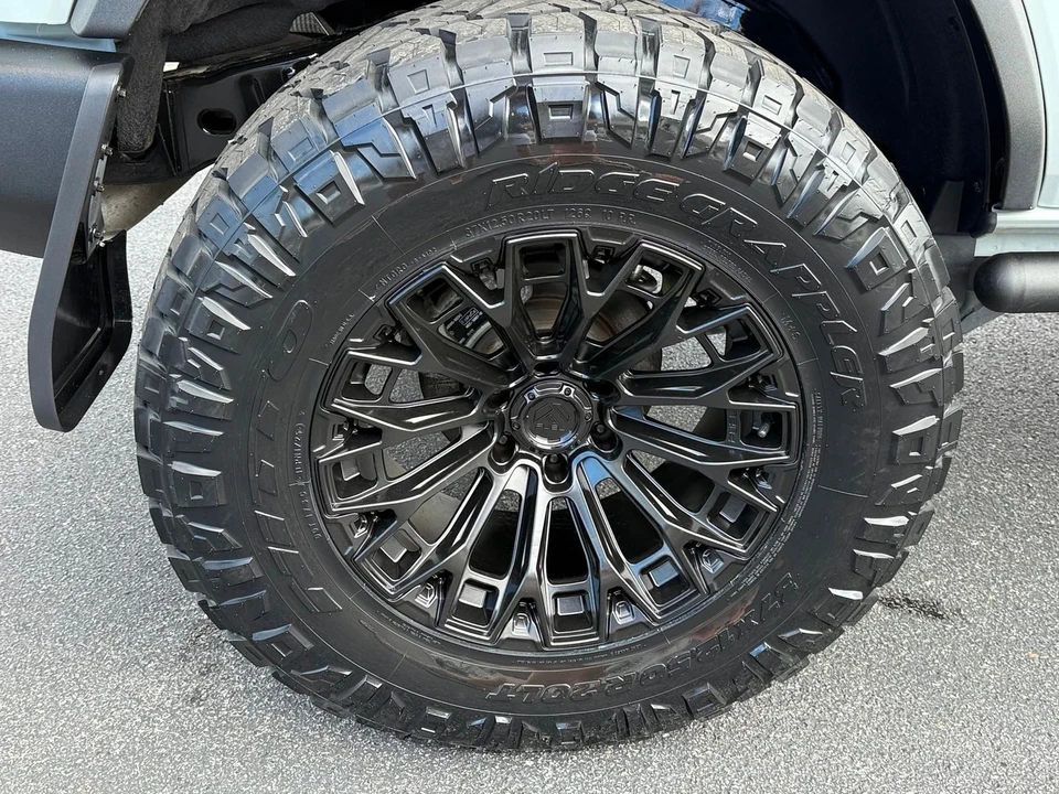 2024 Ford Bronco 6th Gen - Image 10 of 12