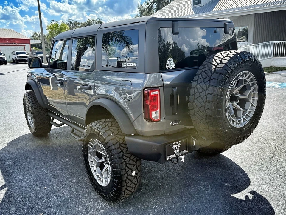 2024 Ford Bronco 6th Gen - Image 9 of 12