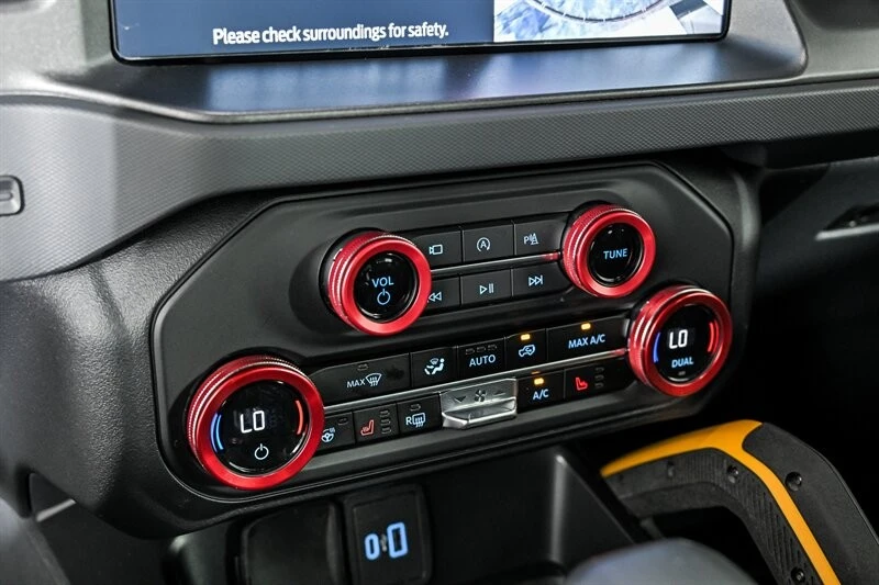 2024 Ford Bronco 6th Gen - Image 25 of 27