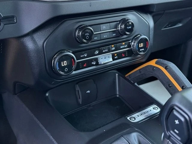 2024 Ford Bronco 6th Gen - Image 28 of 31