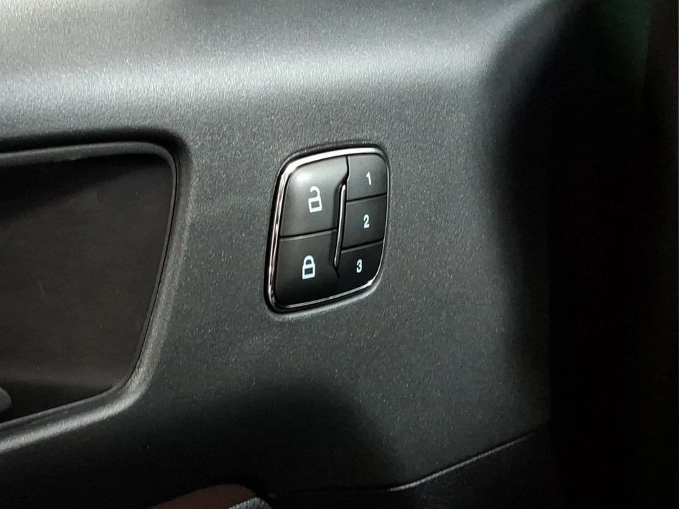2024 Ford Bronco 6th Gen - Image 16 of 27