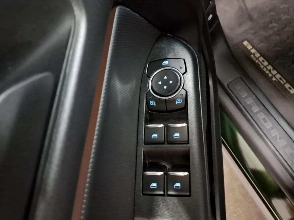 2024 Ford Bronco 6th Gen - Image 17 of 27