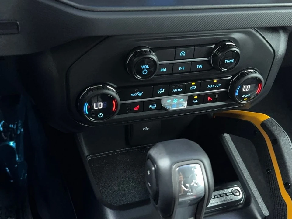 2024 Ford Bronco 6th Gen - Image 28 of 31