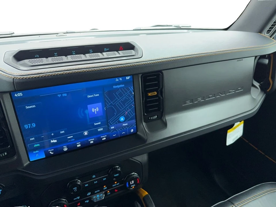 2024 Ford Bronco 6th Gen - Image 21 of 31