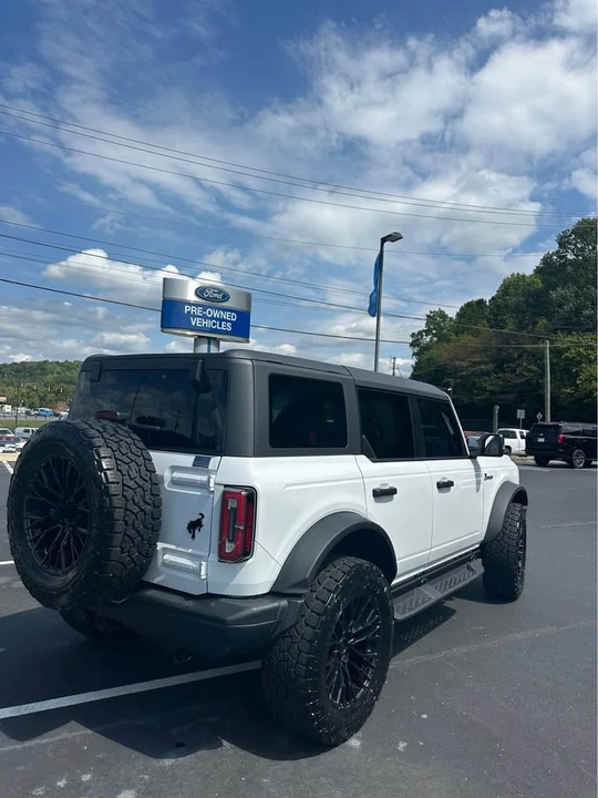 2024 Ford Bronco 6th Gen - Image 9 of 14