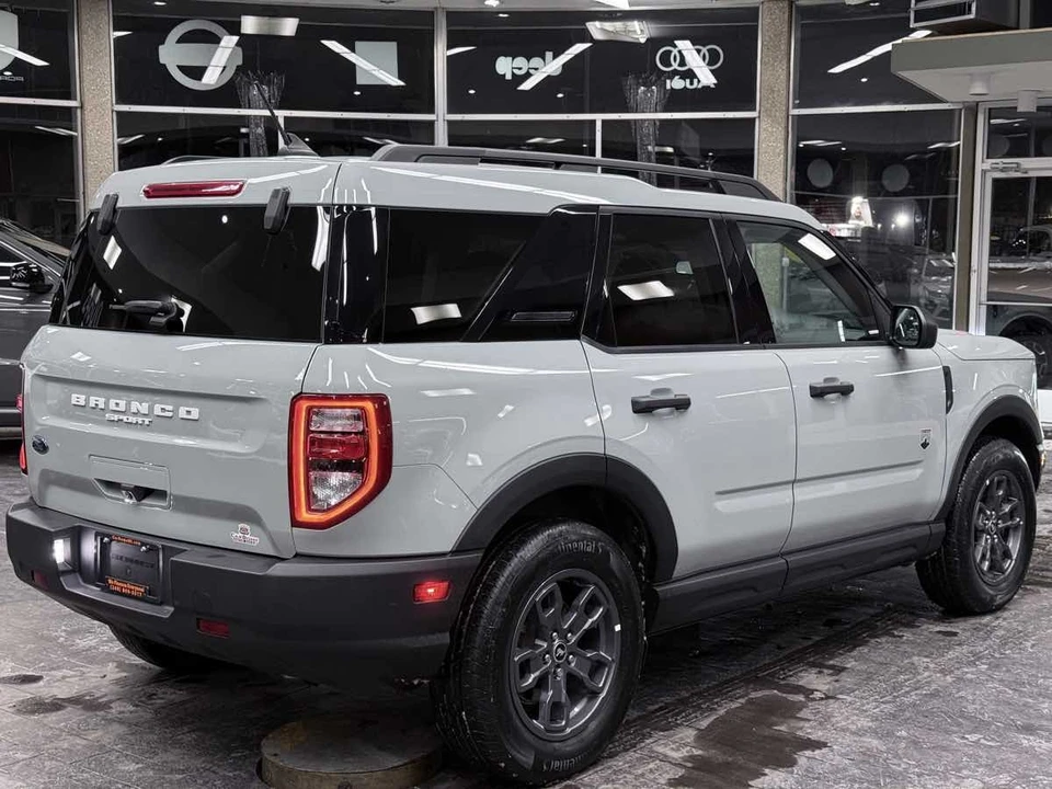 2024 Ford Bronco 6th Gen - Image 9 of 12
