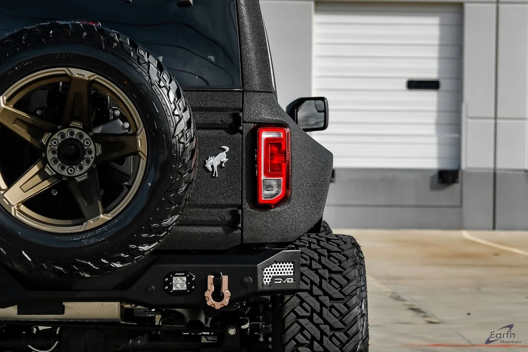2024 Ford Bronco 6th Gen - Image 10 of 12