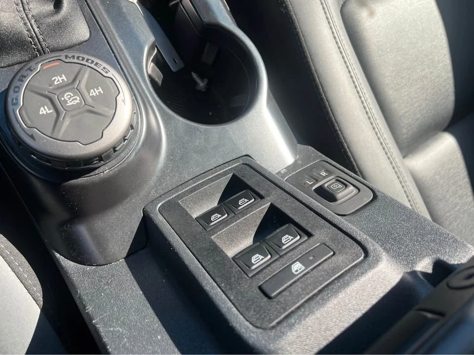 2024 Ford Bronco 6th Gen - Image 14 of 15