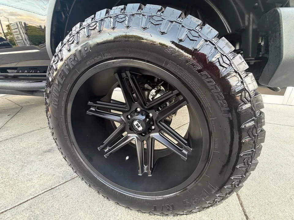 2024 Ford Bronco 6th Gen - Image 19 of 20