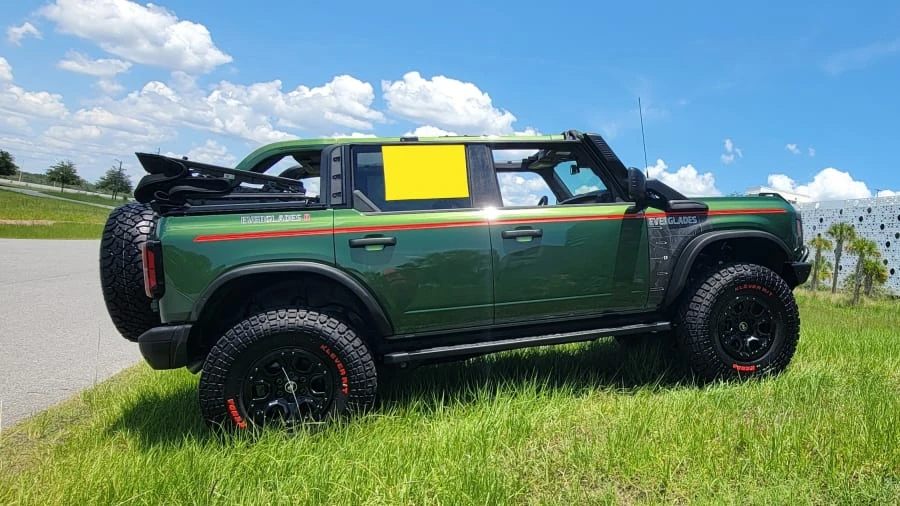 2024 Ford Bronco 6th Gen - Image 27 of 31