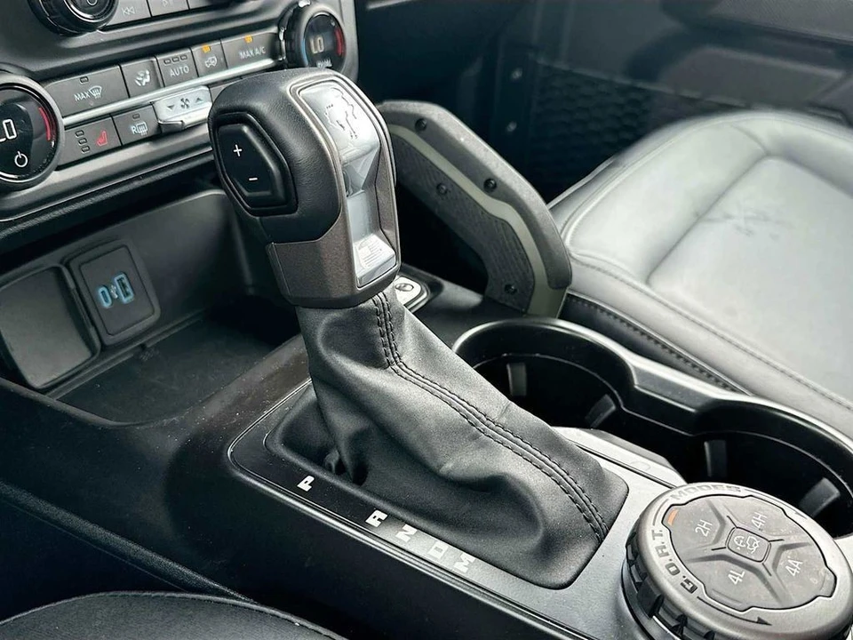 2024 Ford Bronco 6th Gen - Image 19 of 26