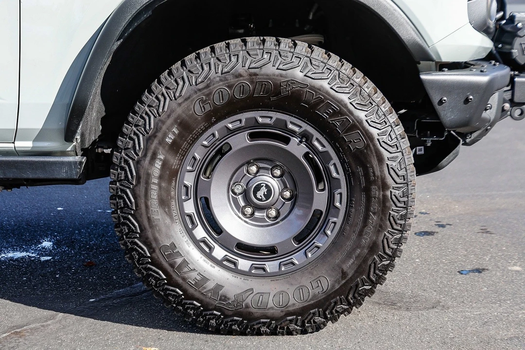 2024 Ford Bronco 6th Gen - Image 11 of 12