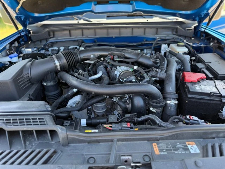 2024 Ford Bronco 6th Gen - Image 10 of 11