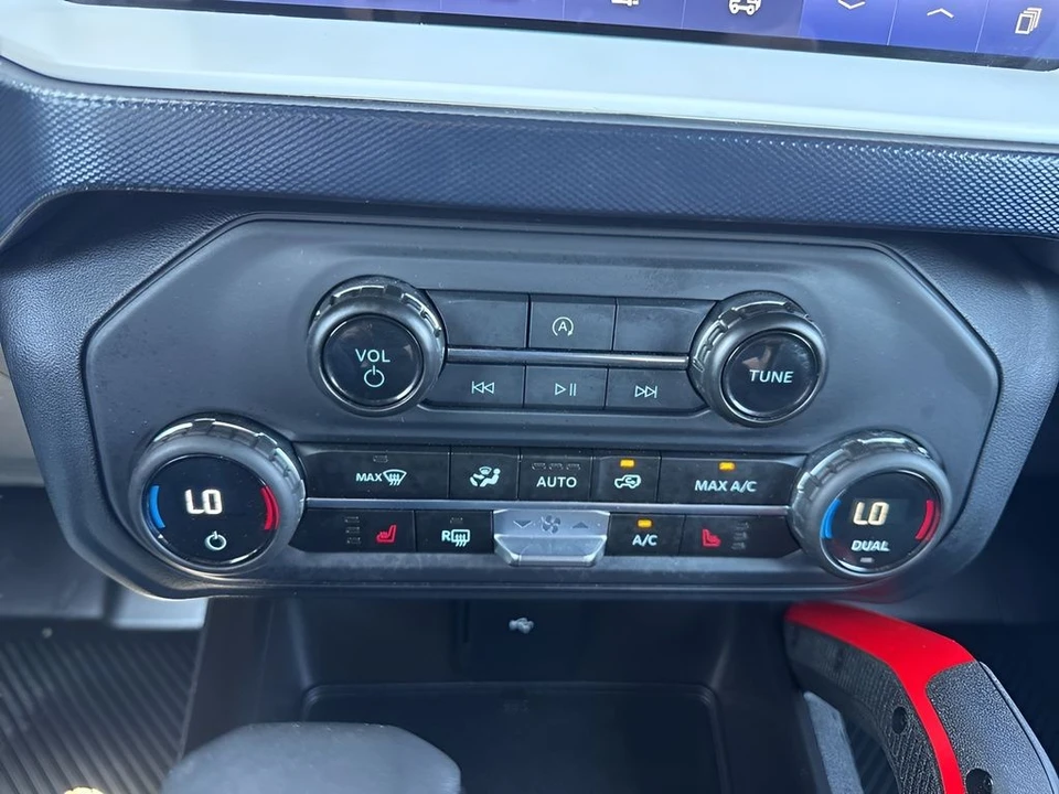 2024 Ford Bronco 6th Gen - Image 19 of 31
