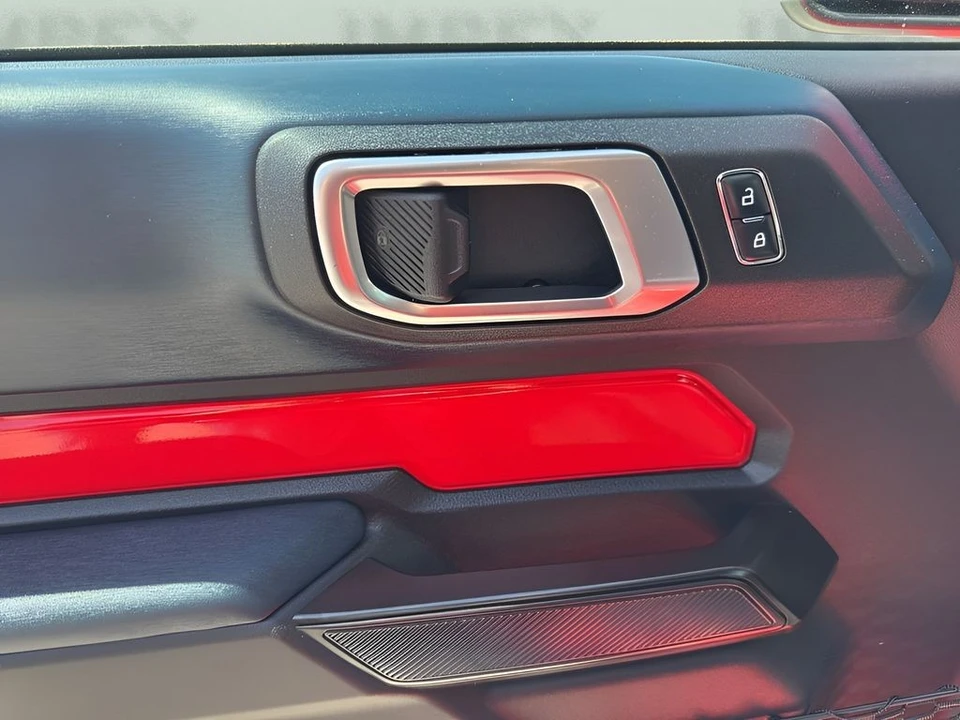 2024 Ford Bronco 6th Gen - Image 25 of 31