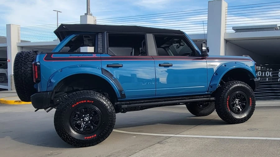 2024 Ford Bronco 6th Gen - Image 19 of 23