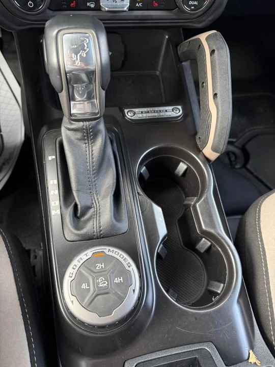 2024 Ford Bronco 6th Gen - Image 9 of 10