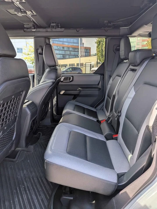 2024 Ford Bronco 6th Gen - Image 9 of 10