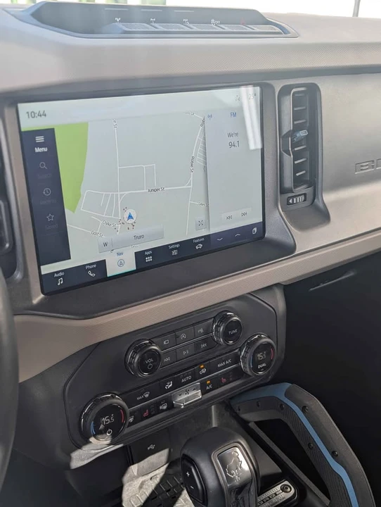 2024 Ford Bronco 6th Gen - Image 9 of 10
