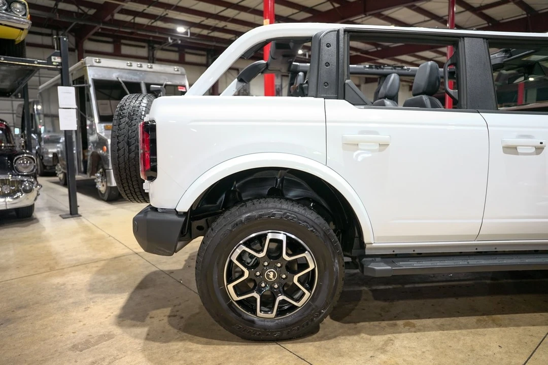 2024 Ford Bronco 6th Gen - Image 9 of 12