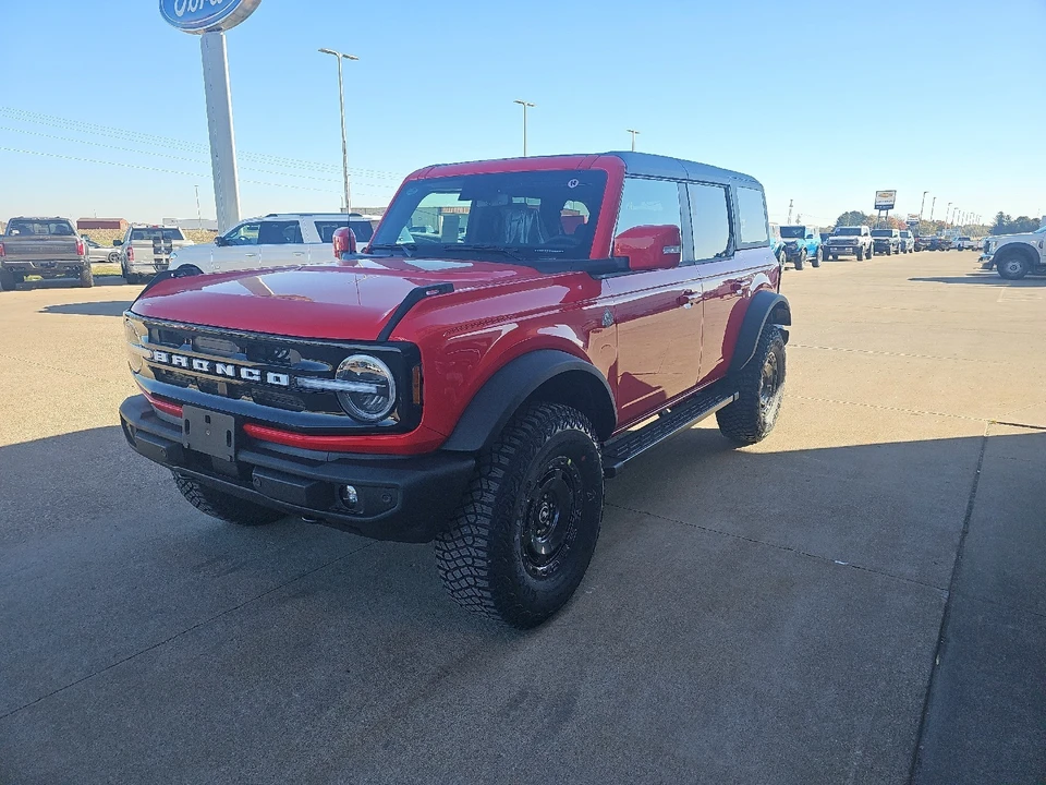 2024 Ford Bronco 6th Gen - Image 19 of 25