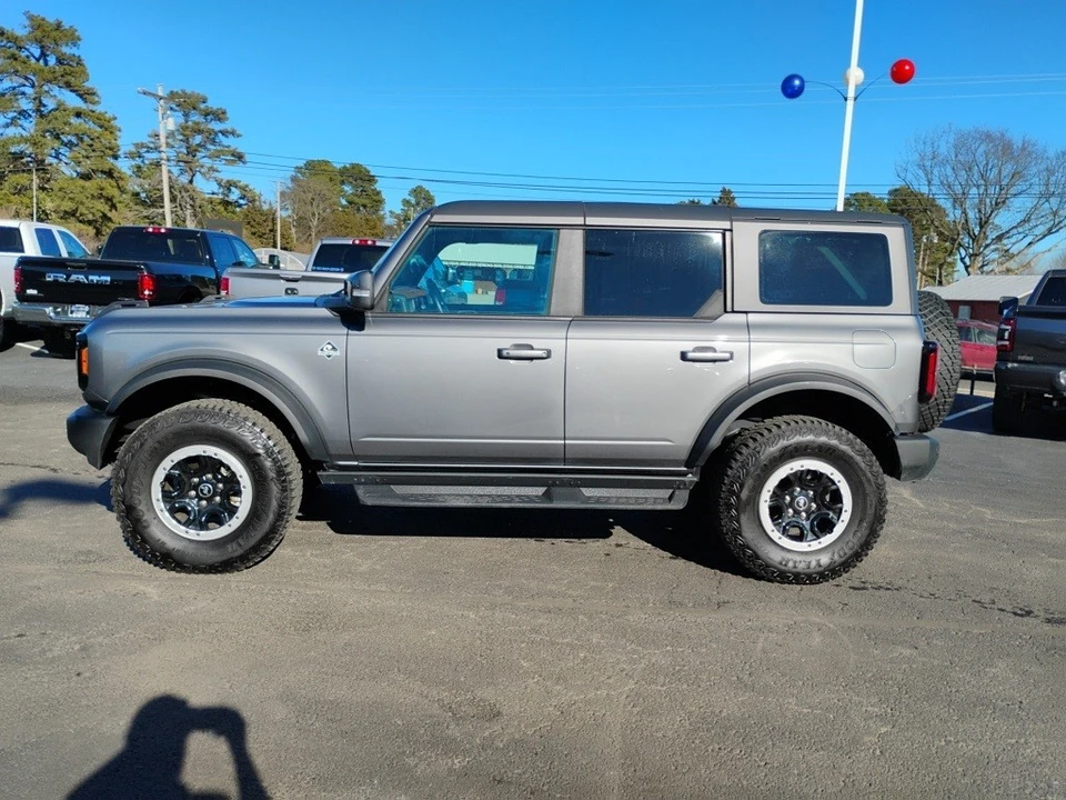 2024 Ford Bronco 6th Gen - Image 8 of 12
