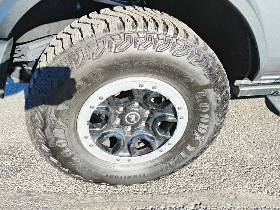 2024 Ford Bronco 6th Gen - Image 9 of 12